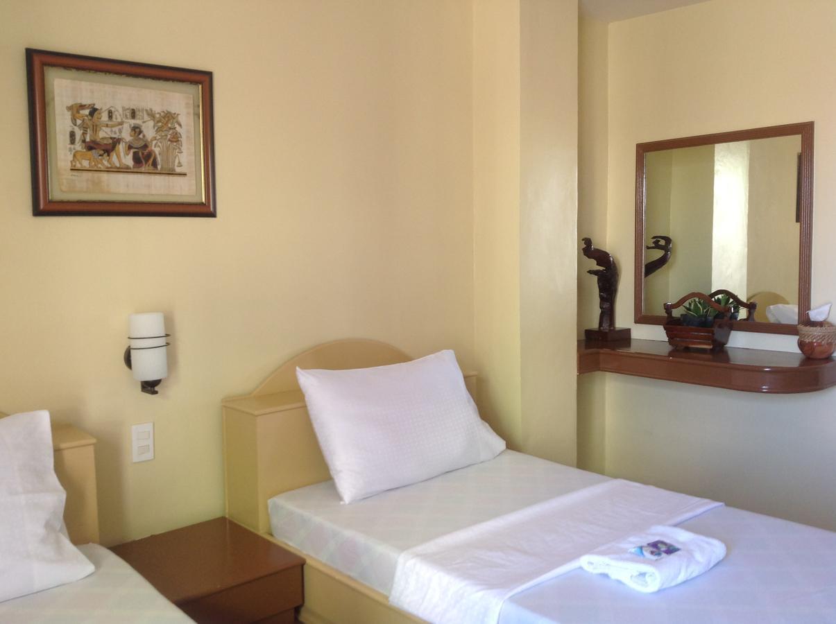 Danel Pensionne House タクロバン エクステリア 写真