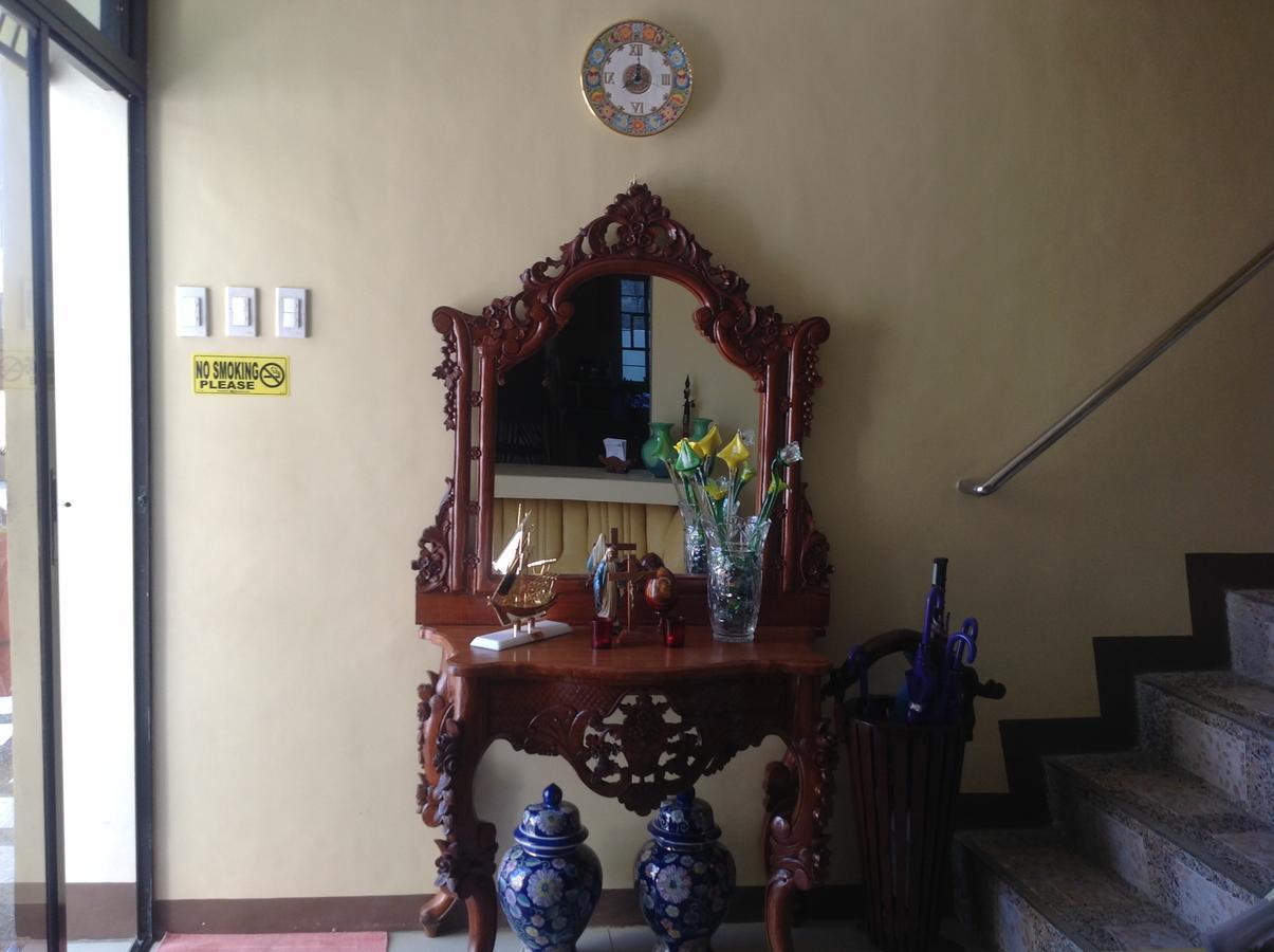 Danel Pensionne House タクロバン エクステリア 写真