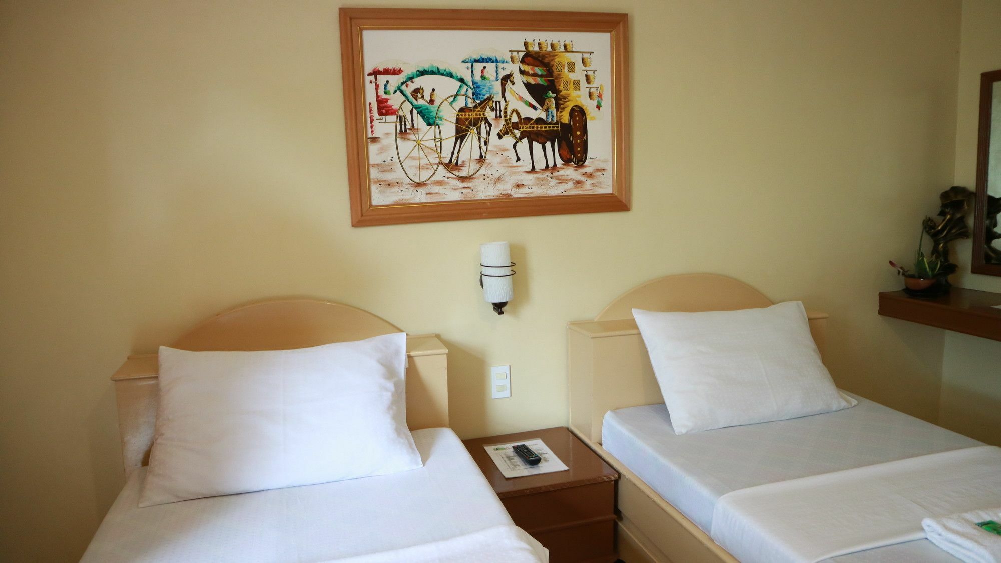 Danel Pensionne House タクロバン エクステリア 写真
